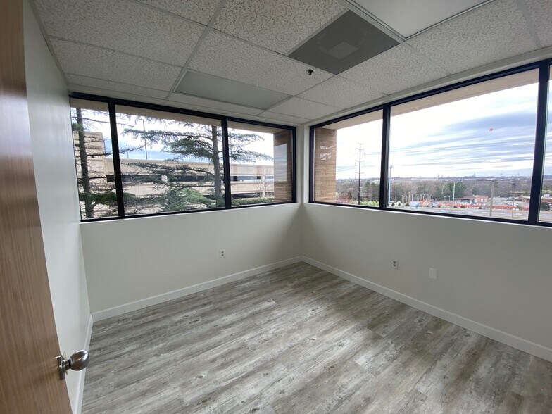 More Photos Of 1830 Town Center Dr, Reston Medical For Sale