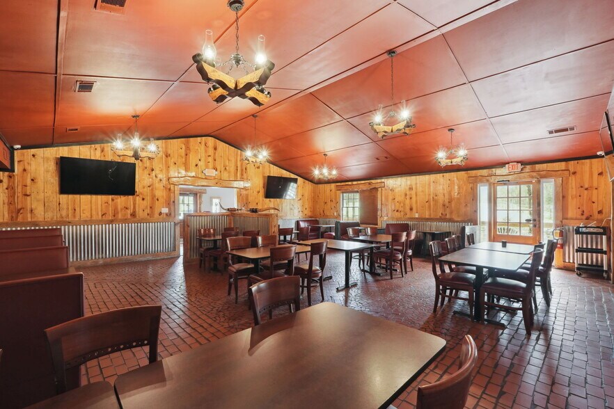 More Photos Of 100 Covered Bridge Rd, Euharlee Restaurant For Sale