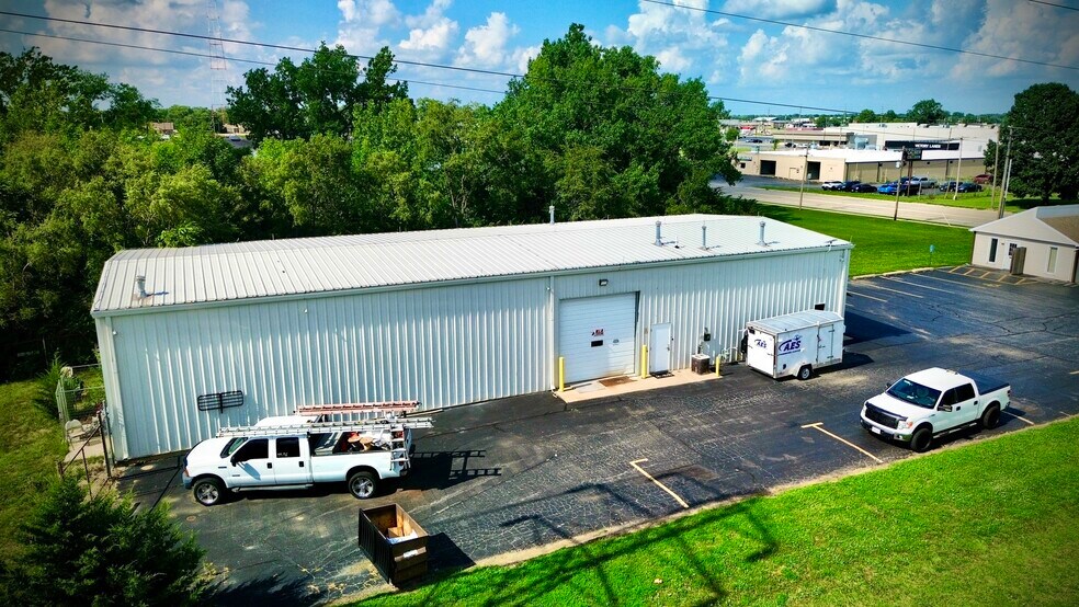 More Photos Of 2801 N Jasper St, Decatur Industrial For Sale
