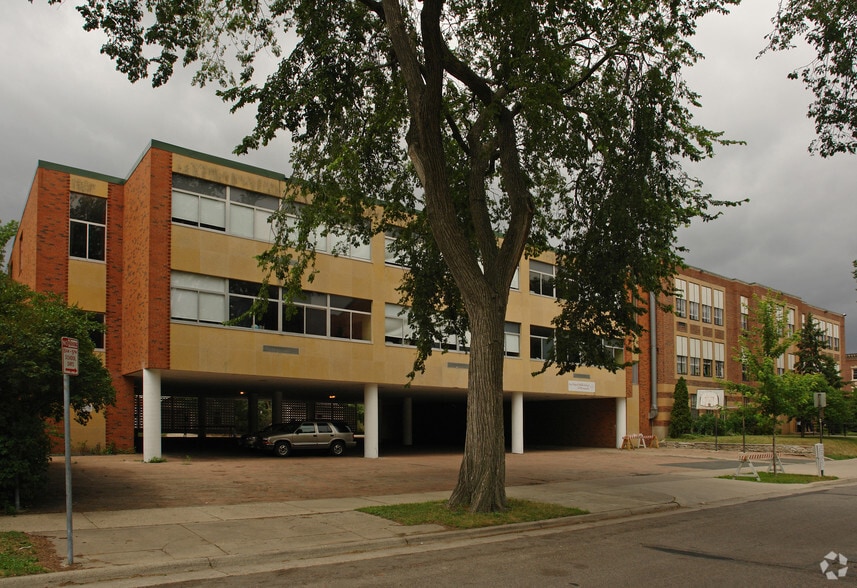 More Photos Of 3800 Pleasant Ave, Minneapolis Schools For Lease