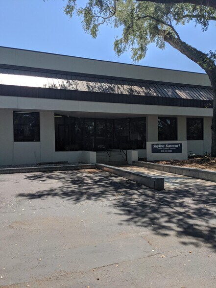 More Photos Of 5905 Johns Rd, Tampa Warehouse For Sale