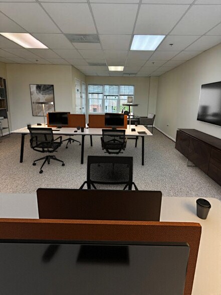 More Photos Of 13885 Hedgewood Dr, Woodbridge Office Residential For Sale