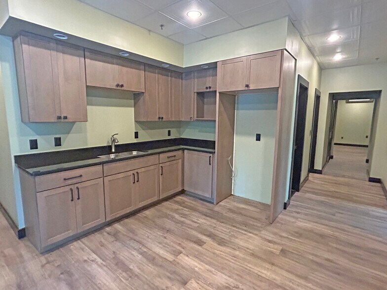 More Photos Of 44 Industrial Park, Dover Warehouse For Lease