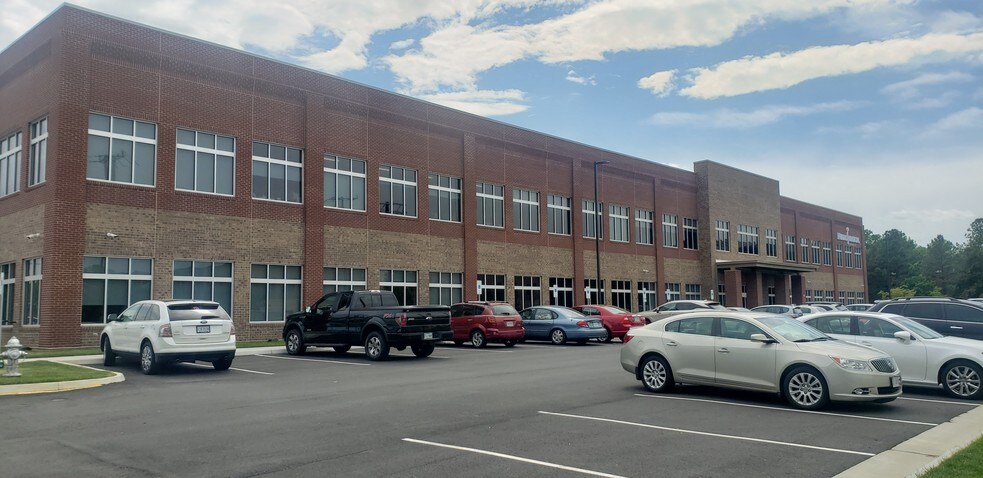 More Photos Of 1011 Johnston Willis Dr, North Chesterfield Medical For Lease