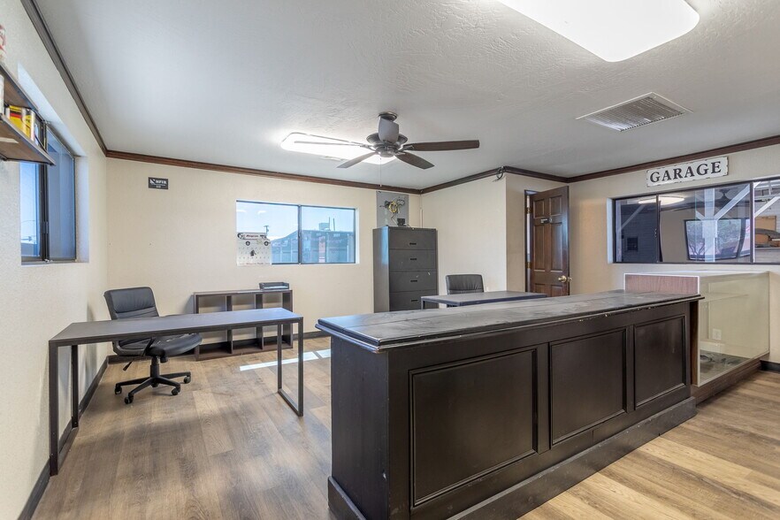 More Photos Of 201 W 24th St, Yuma Industrial For Sale