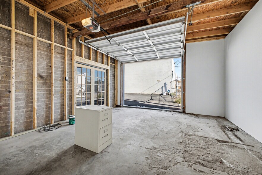 More Photos Of 1809 E Indian School Rd, Phoenix Storefront Retail Office For Lease