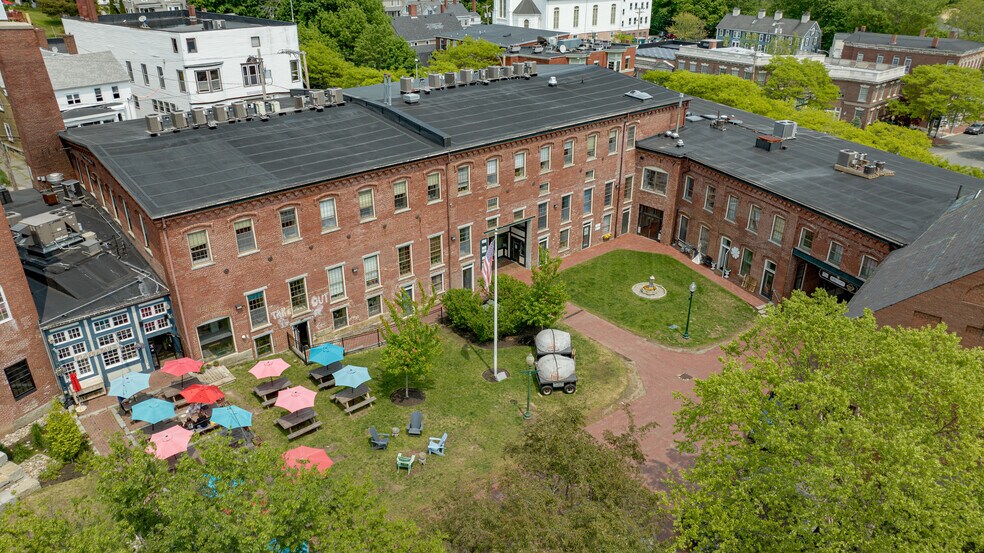 More Photos Of 5-7 Market Sq, Amesbury Loft Creative Space For Lease