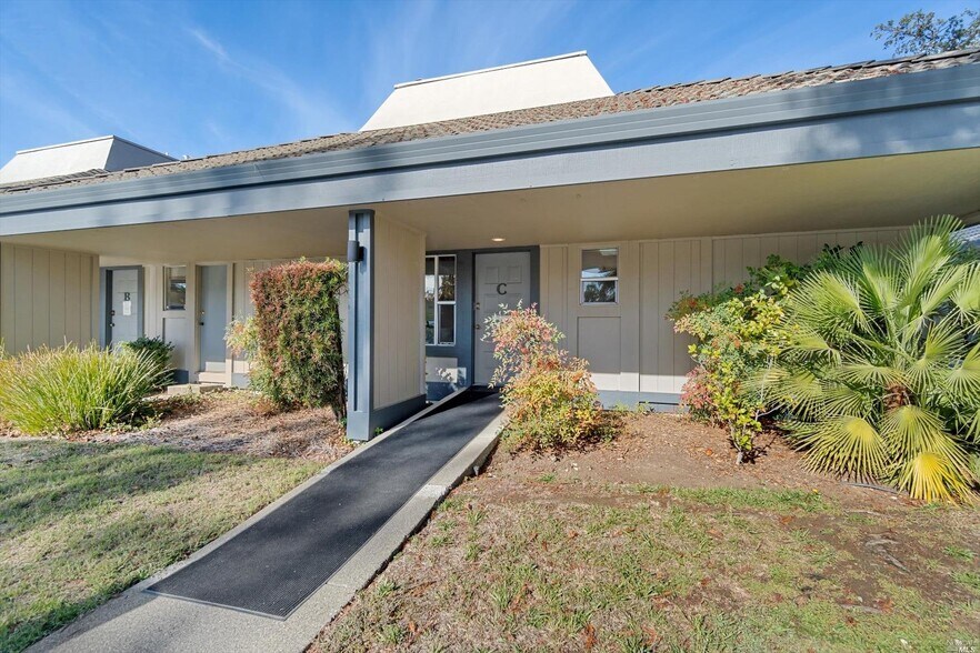 More Photos Of 455 March Ave, Healdsburg Medical For Sale