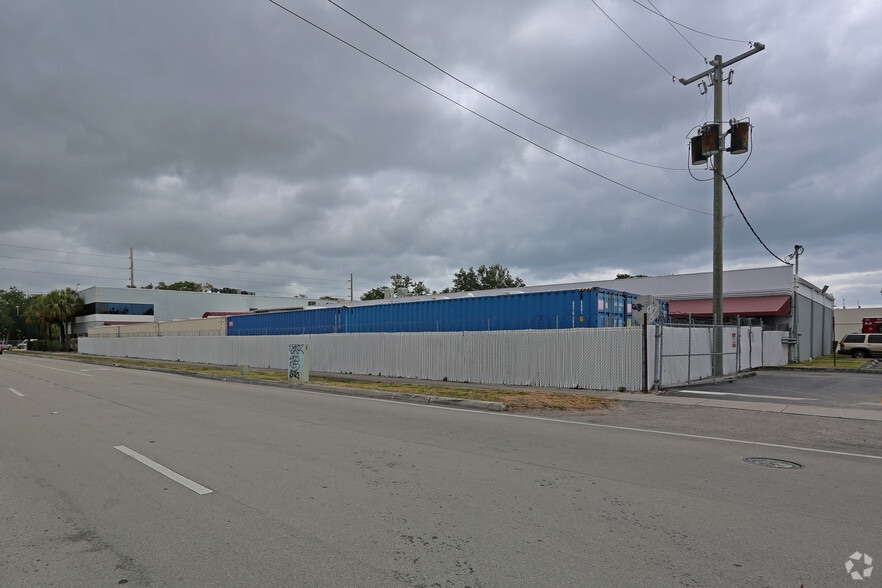 More Photos Of 2870 Stirling Rd, Hollywood Light Distribution For Sale