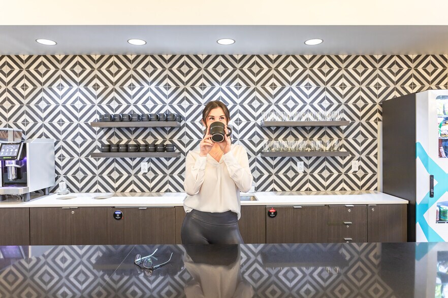 More Photos Of 501 Union St, Nashville Office For Lease