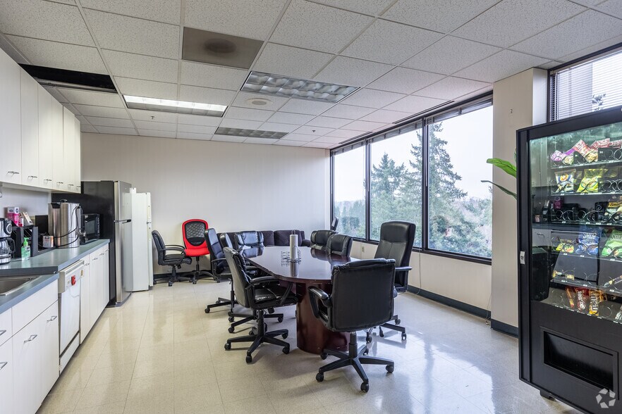 More Photos Of 12655 SW Center St, Beaverton Office For Lease