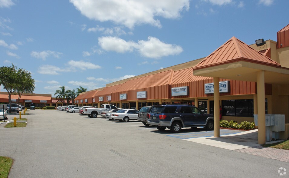 Primary Photo Of 4152-4230 Blue Heron Blvd W, Riviera Beach Medical For Sale