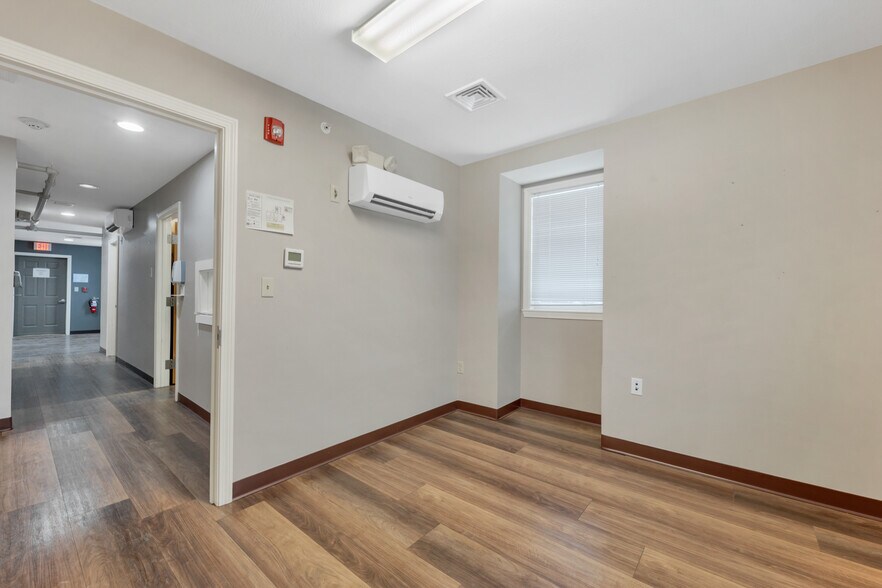 More Photos Of 1 Mound Ct, Merrimack Medical For Sale
