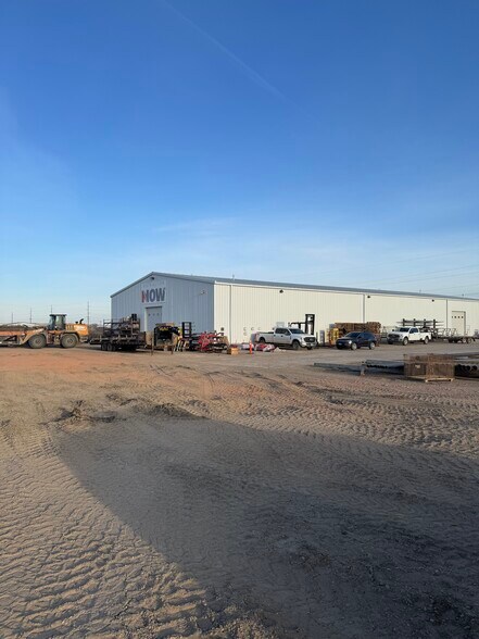 More Photos Of 309 24th Ave SW, Watford City Industrial For Sale