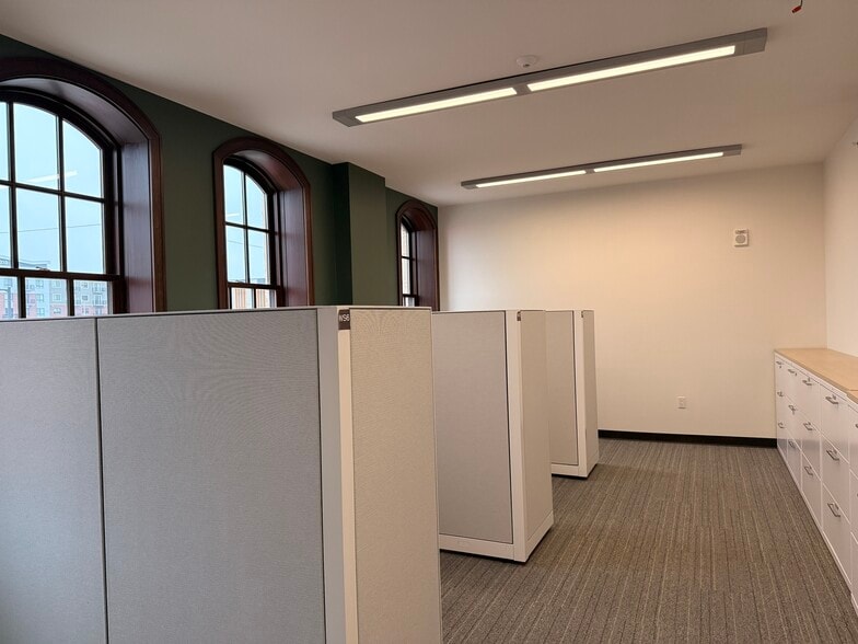 More Photos Of 130-140 E 2nd St, Flint Office For Lease