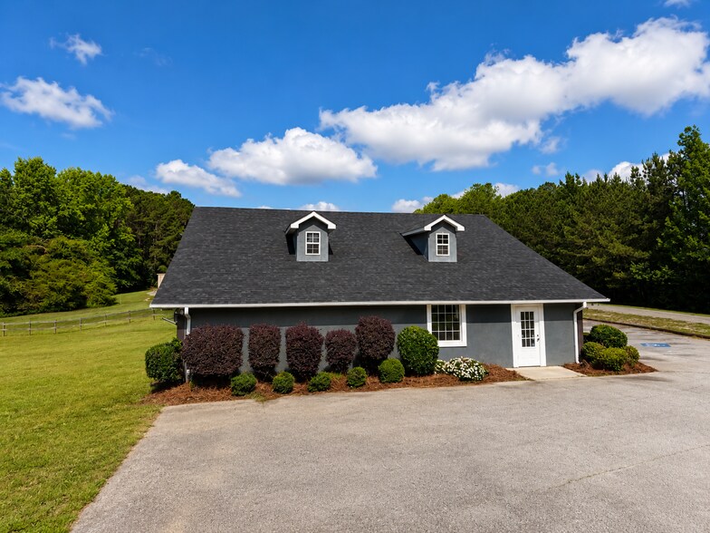 More Photos Of 272 Highway 41 N, Barnesville Office For Sale