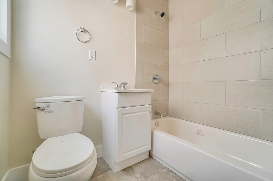 More Photos Of 711 E 6th St, Long Beach Apartments For Sale