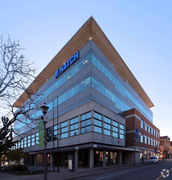 Primary Photo Of 4342 Queen St, Niagara Falls Office For Sale