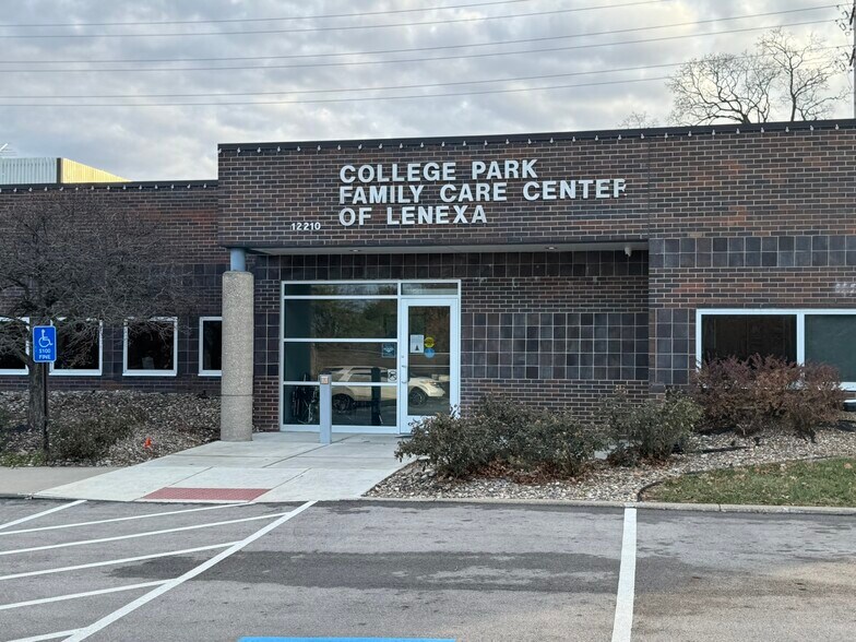 More Photos Of 12208-12210 W 87th Street Pky, Lenexa Medical For Lease