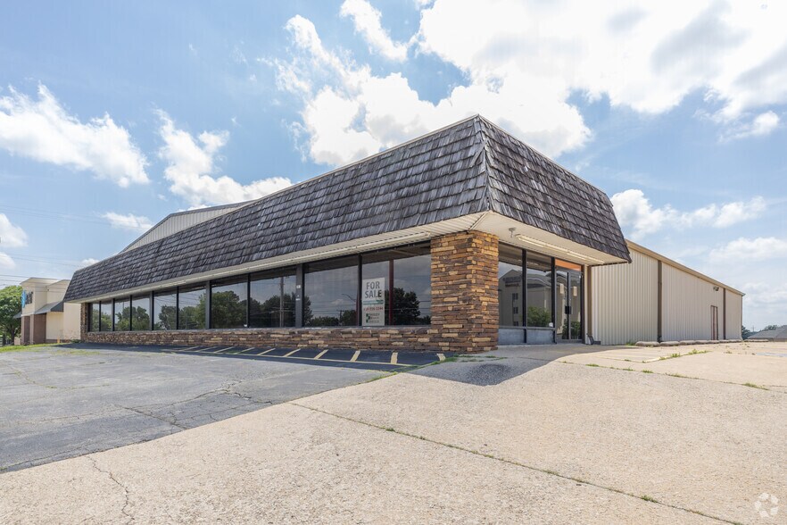 Primary Photo Of 2119 SE Washington Blvd, Bartlesville Freestanding For Sale