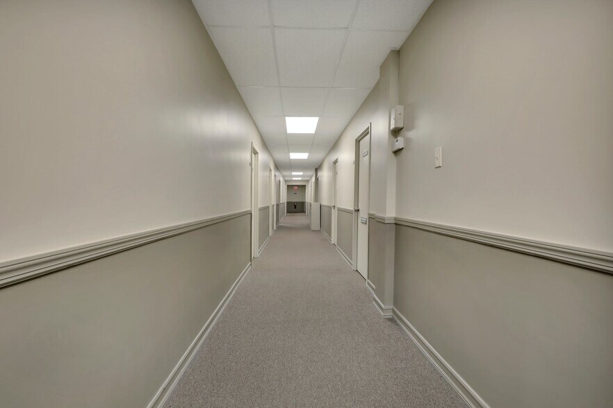 More Photos Of 375 Sunrise Hwy, Lynbrook Storefront Retail Office For Lease