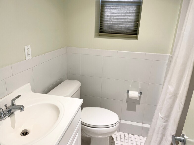 More Photos Of 213-44 40th Ave, Bayside Office For Sale