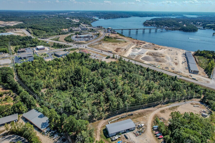 More Photos Of 109 Horseshoe Bend Pky, Lake Ozark Office For Sale