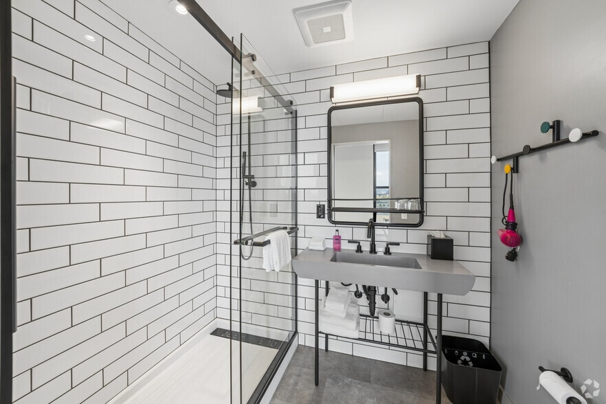 More Photos Of 2225 Telegraph Ave, Oakland Hotel For Sale