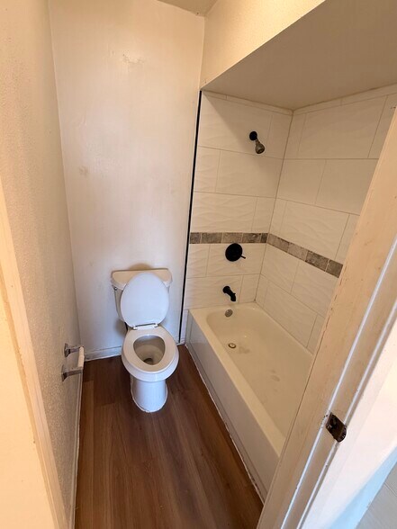 More Photos Of 12606 Ashford Meadow Dr, Houston Multifamily For Sale