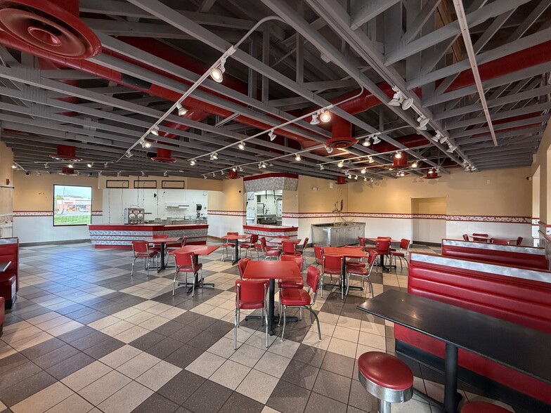 More Photos Of 1365 Jungermann Rd, Saint Peters Restaurant For Sale