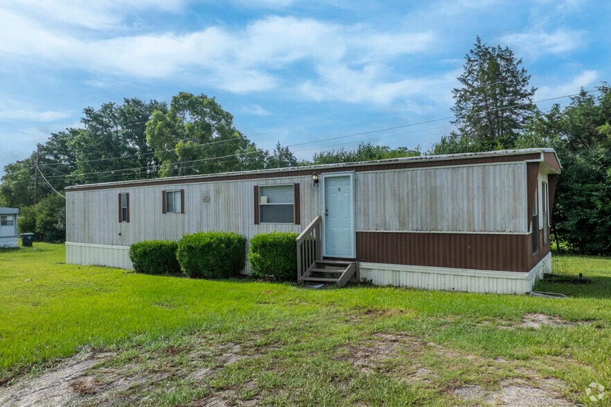 More Photos Of 120 Sandy Springs Ln, Lexington Manufactured Housing Mobile Home Park For Sale
