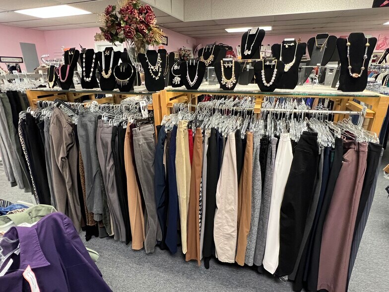 More Photos Of 584 E Main St, Canfield Storefront Retail Office For Sale