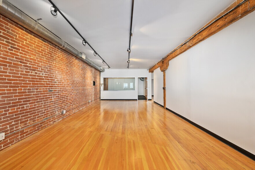 More Photos Of 6161 Santa Monica Blvd, Los Angeles Loft Creative Space For Lease