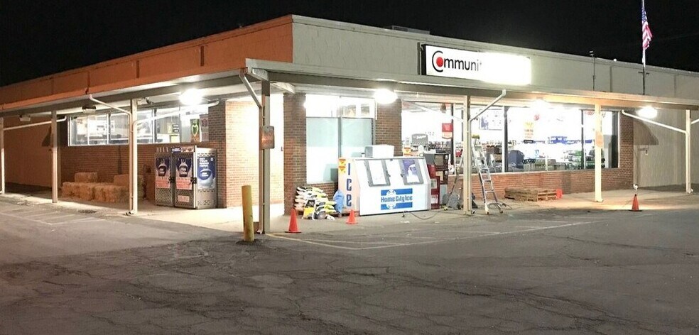 Primary Photo Of 602 E Main St, Cridersville General Retail For Sale