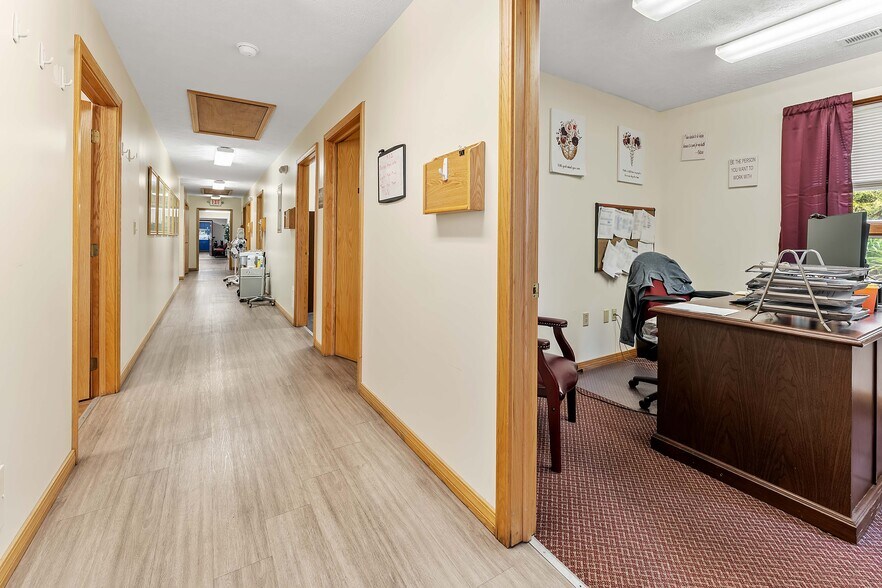 More Photos Of 725 N Pike St, Grafton Office For Sale
