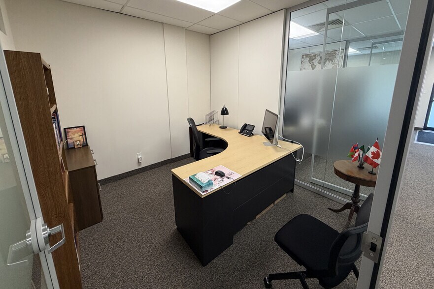 More Photos Of 176 Speedvale Ave, Guelph Office For Sale