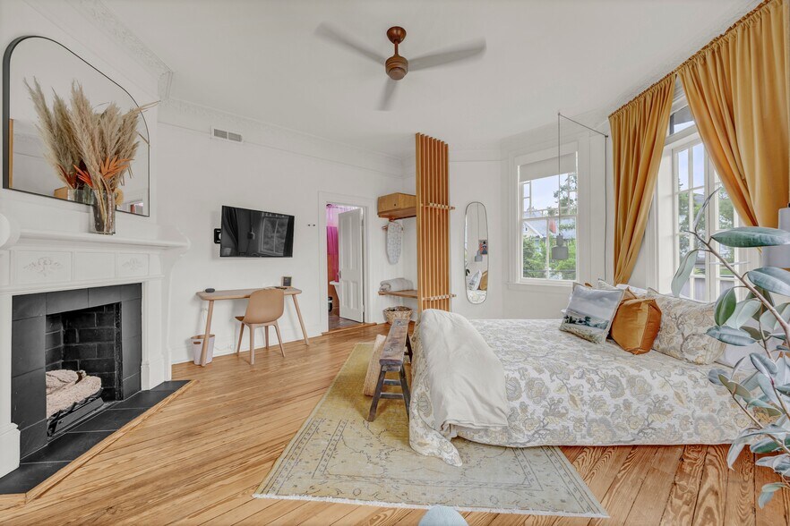 More Photos Of 118 S 4th St, Wilmington Hospitality For Sale