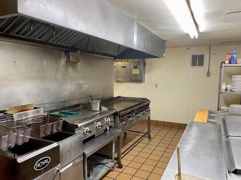 More Photos Of 117 S Main St, Chamberlain Restaurant For Sale