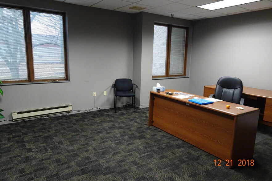More Photos Of 25850 First St, Westlake Warehouse For Lease