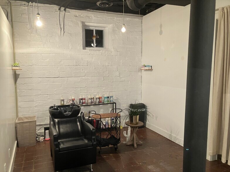 More Photos Of 5437 Penn Ave, Pittsburgh Storefront Retail Residential For Lease