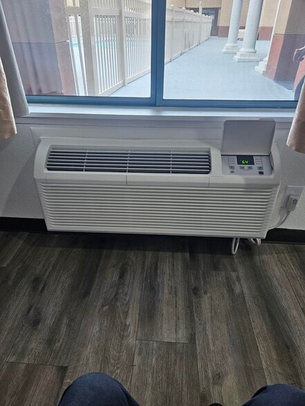 More Photos Of 631 Camino del Rio S, San Diego Hotel For Sale