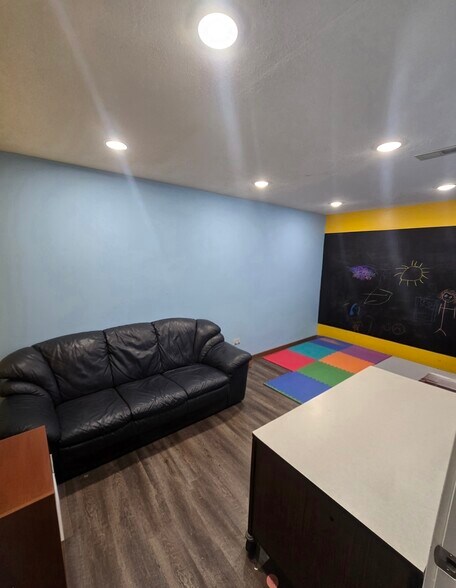 More Photos Of 1444 S A St, Elwood Freestanding For Sale