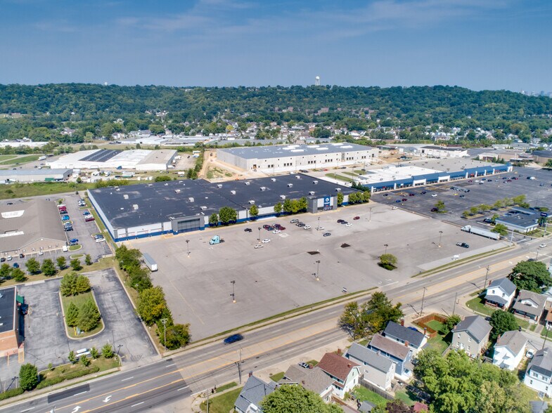 More Photos Of 4101 Winston Ave, Covington Flex For Lease