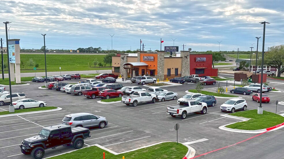 More Photos Of 7306 NE Zac Lentz Pky, Victoria Restaurant For Sale