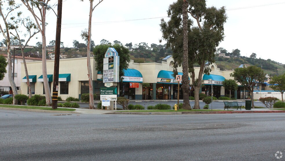 More Photos Of 3902 Pacific Coast Hwy, Torrance Unknown For Lease