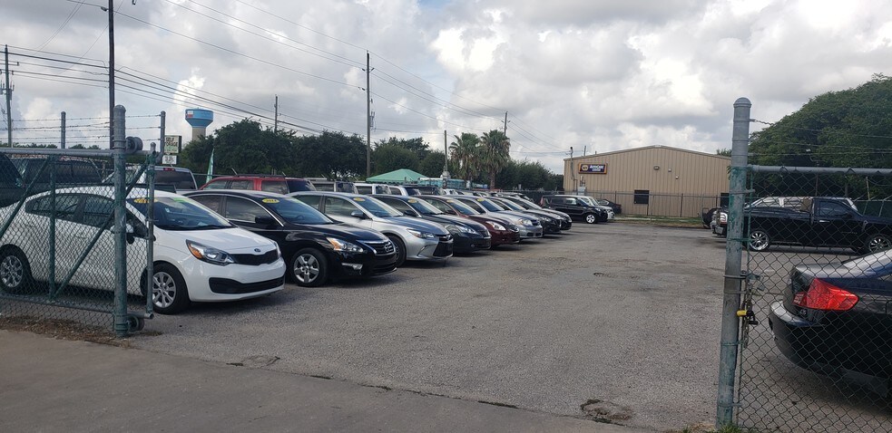 More Photos Of 17602 W Little York Rd, Houston General Retail For Lease