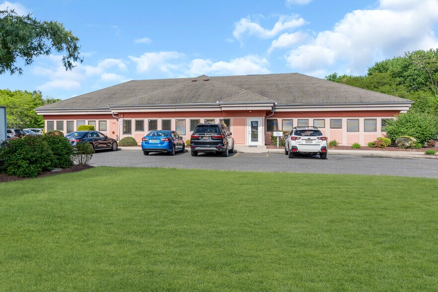 More Photos Of 501 Iron Bridge Rd, Freehold Medical For Sale
