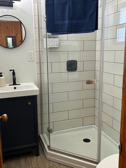 More Photos Of 978 Highway 395 N, Kettle Falls Hotel For Sale