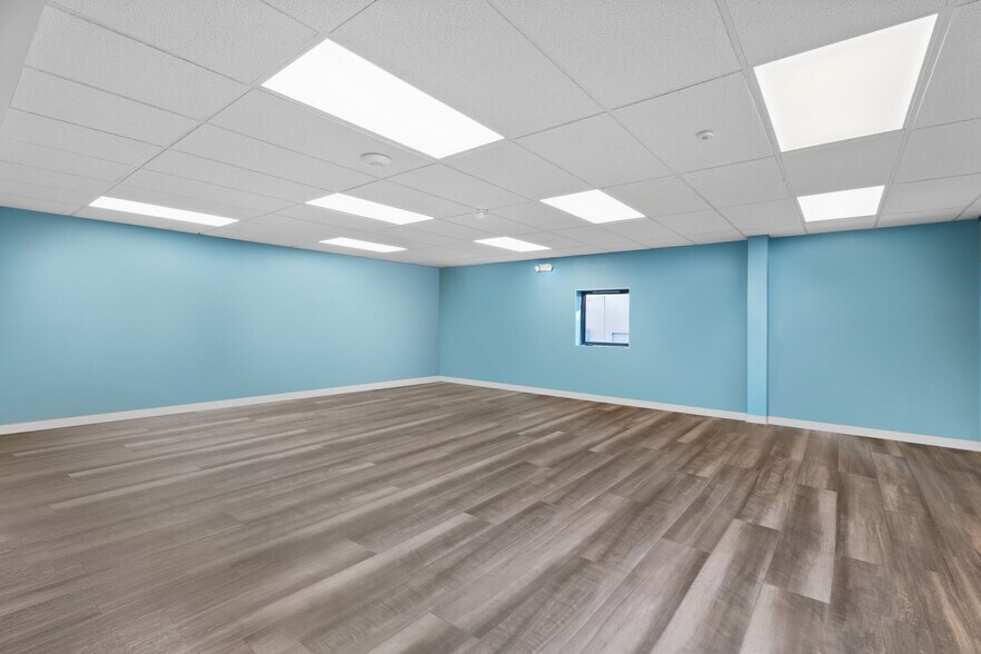 More Photos Of 2580-2590 SE Willoughby Blvd, Stuart Schools For Sale