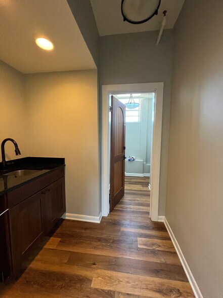 More Photos Of 1222-1226 Harris St, Charlottesville Office For Lease